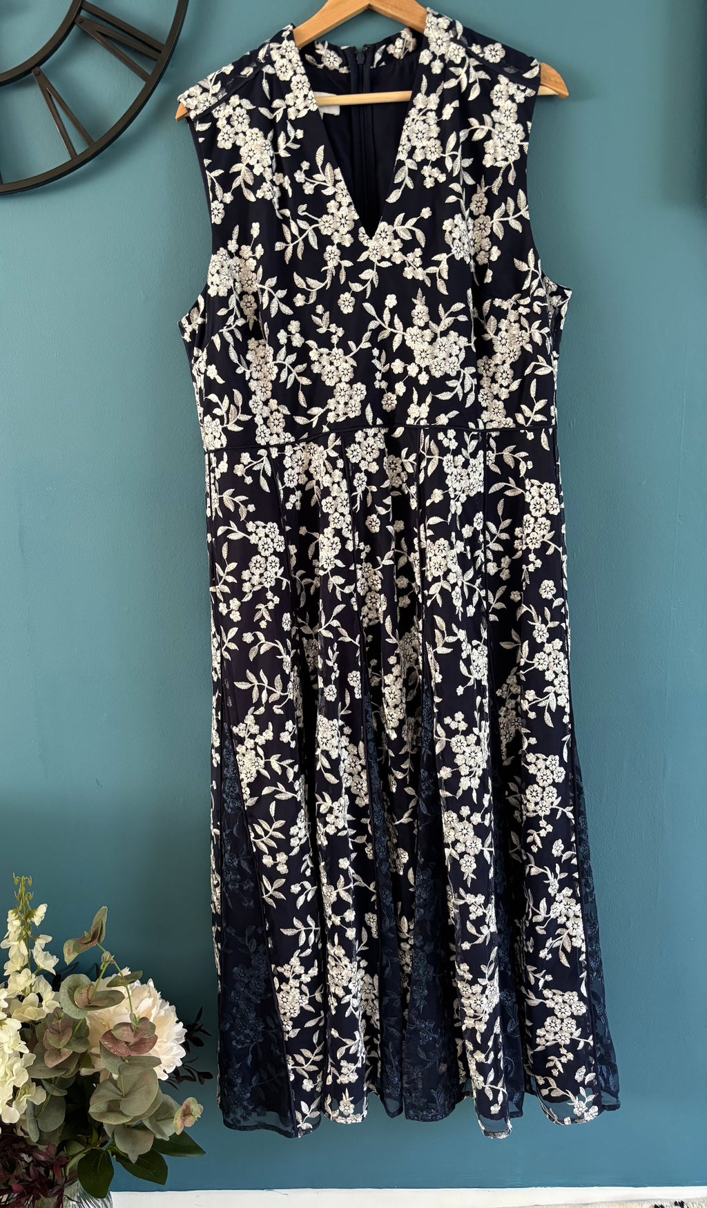 Hobbs - Embroided - Size 16