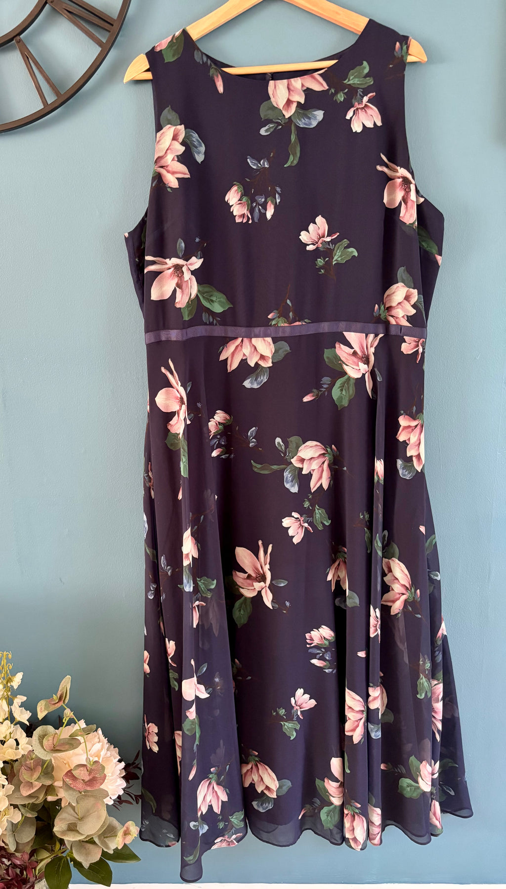 Hobbs - Navy Floral- Size 18