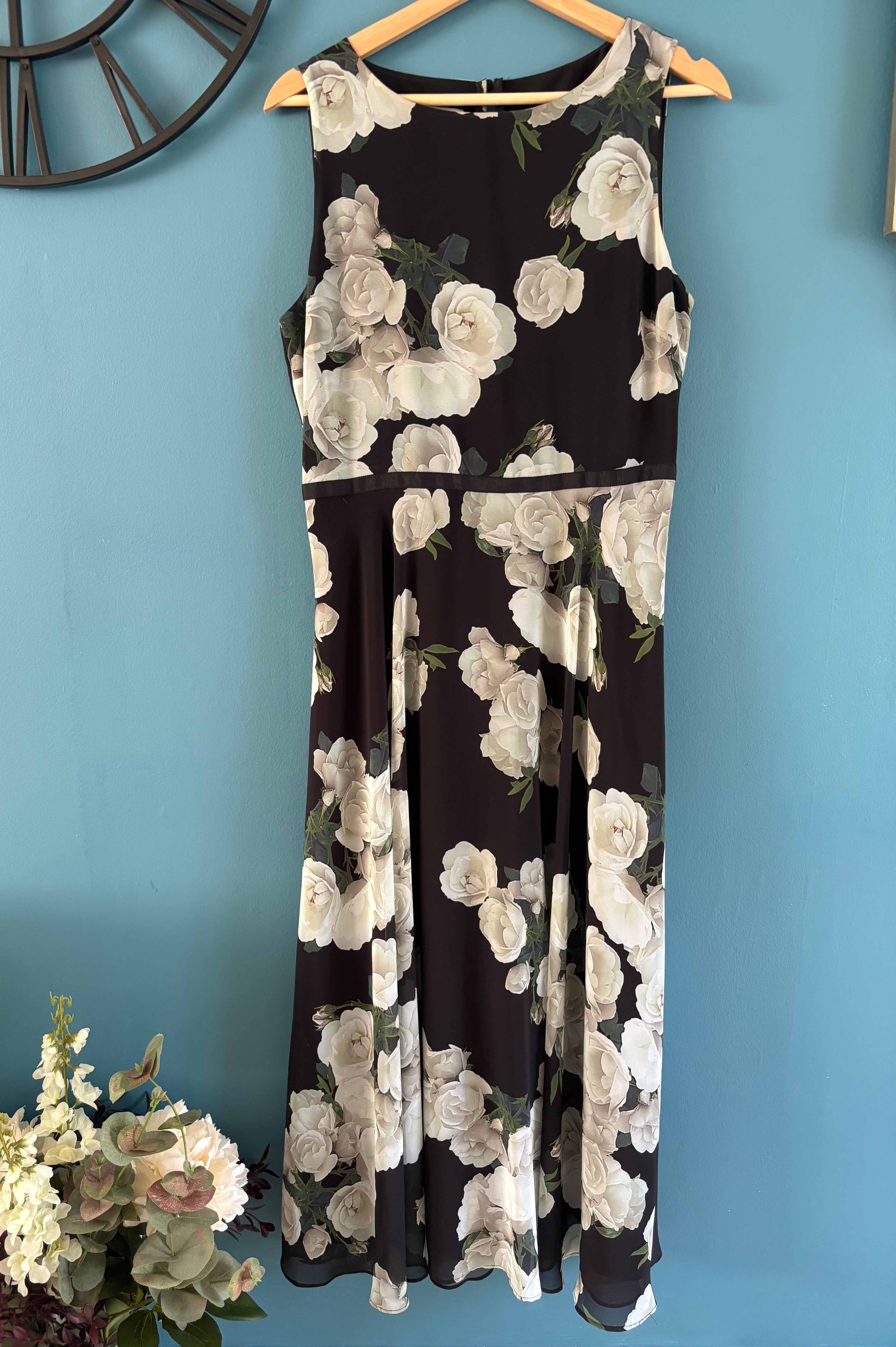 Hobbs - Black Floral- Size 12