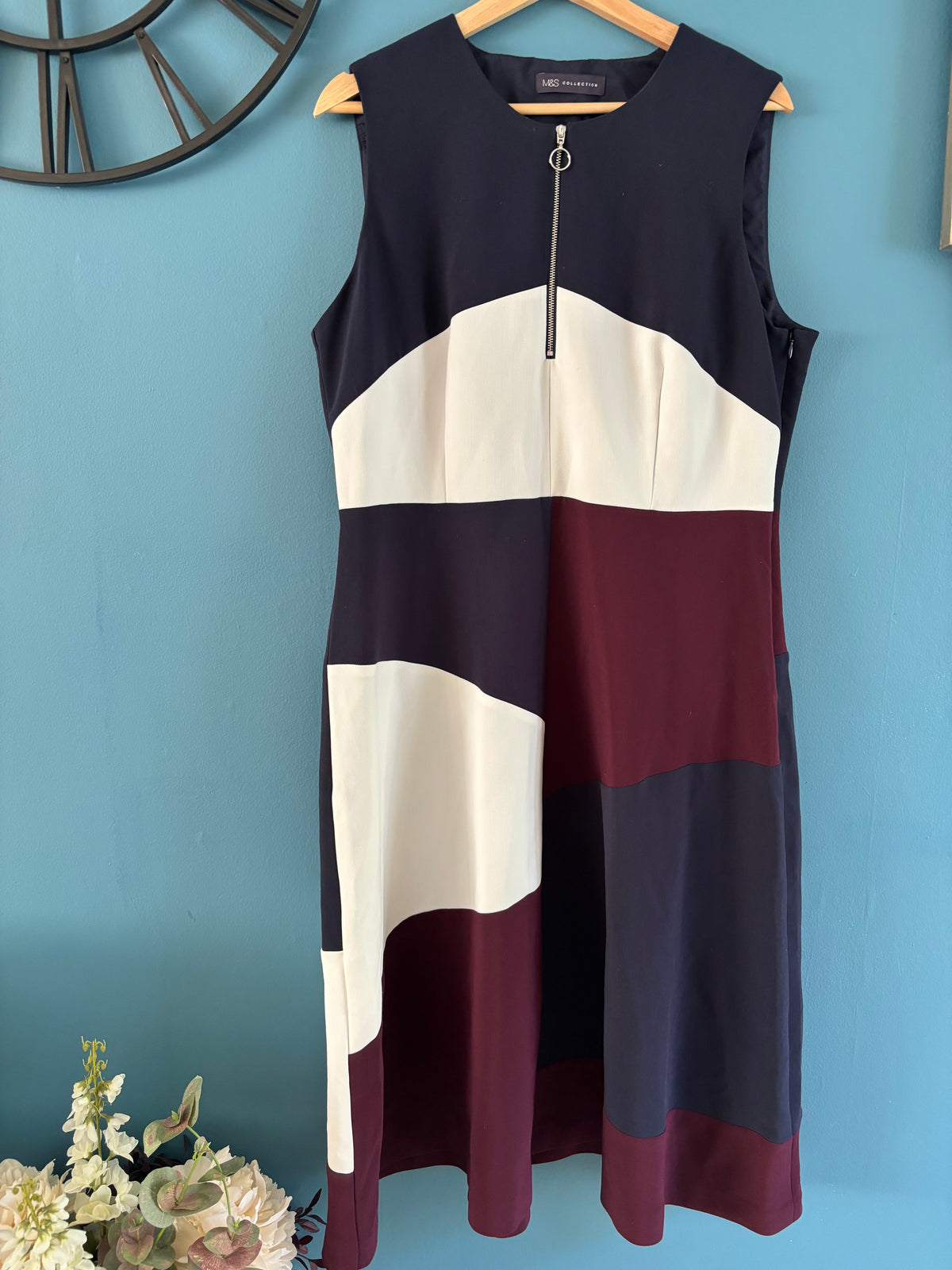 M&S -Maroon/White - Size 16