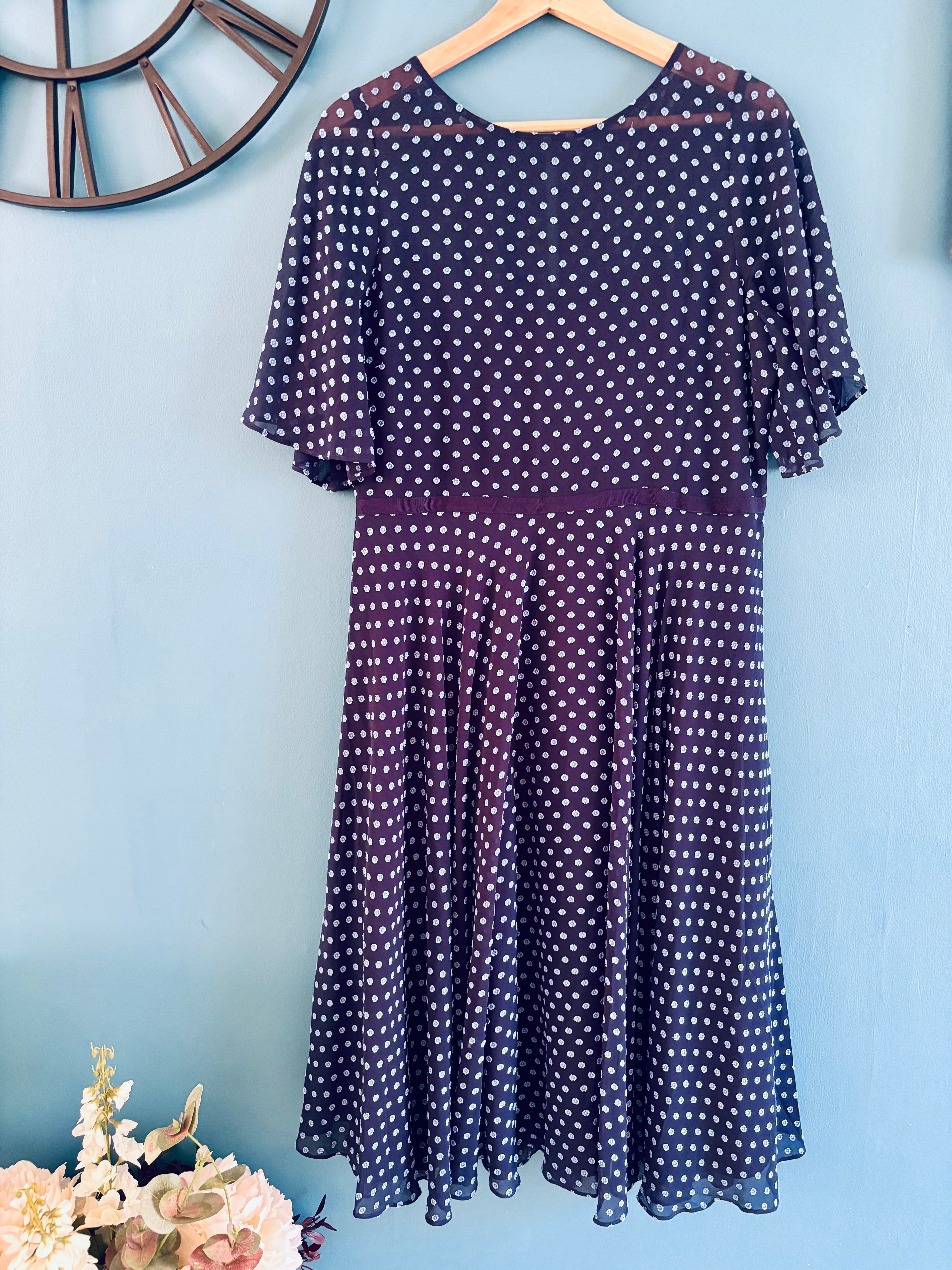 Hobbs - NHS - Size 14